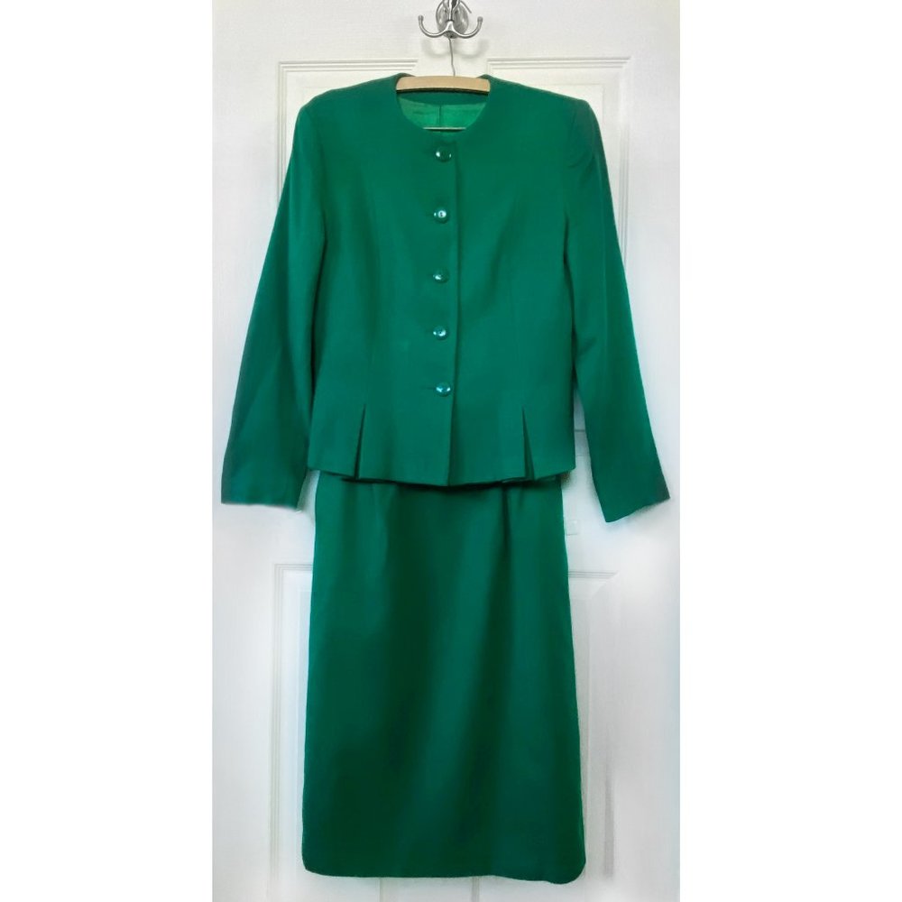 “Michelle Stuart” Size 8 emerald green 100% wool skirt suit St. Patrick's Day!